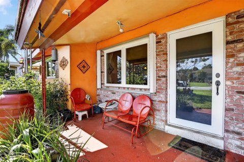 Casa en venta en Oakland Park, Florida, 2 dormitorios, 104.79 m2 № 2242676 - foto 5