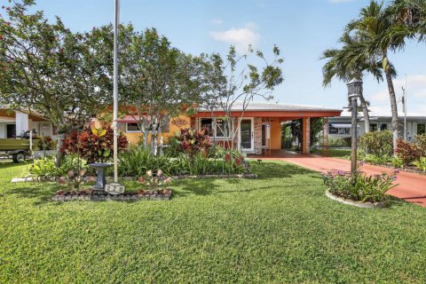 Casa en venta en Oakland Park, Florida, 2 dormitorios, 104.79 m2 № 2242676 - foto 2