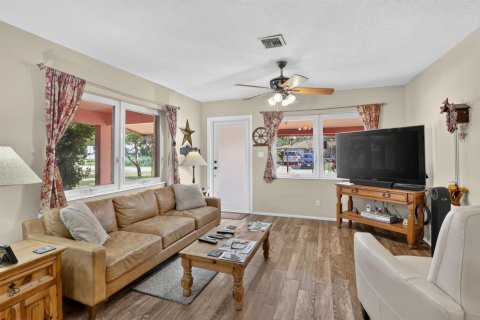 Casa en venta en Oakland Park, Florida, 2 dormitorios, 104.79 m2 № 2242676 - foto 8