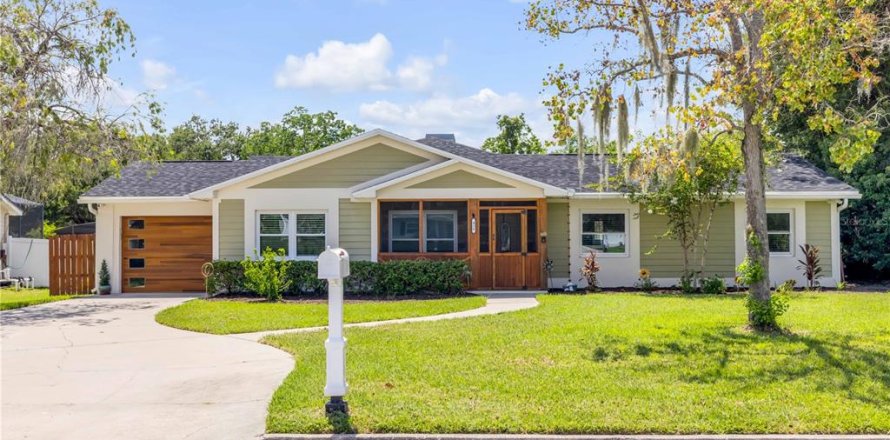 House in Winter Garden, Florida 3 bedrooms, 244.98 sq.m. № 1847046