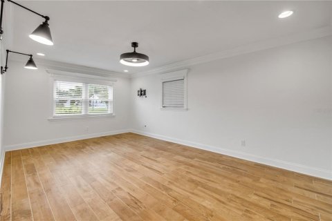 House in Winter Garden, Florida 3 bedrooms, 244.98 sq.m. № 1847046 - photo 27