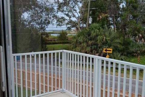 House in Spring Hill, Florida 3 bedrooms, 143.07 sq.m. № 2408959 - photo 4