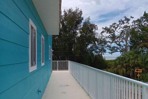 House in Spring Hill, Florida 3 bedrooms, 143.07 sq.m. № 2408959 - photo 12