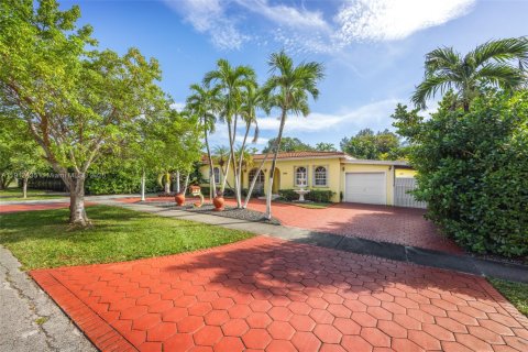 Casa en venta en Miami, Florida, 4 dormitorios, 209.4 m2 № 1968419 - foto 7