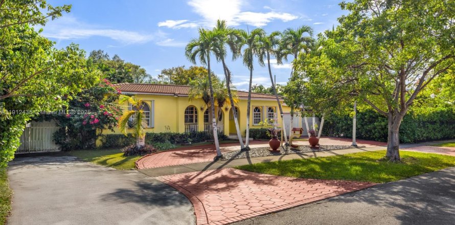 Casa en Miami, Florida 4 dormitorios, 209.4 m2 № 1968419