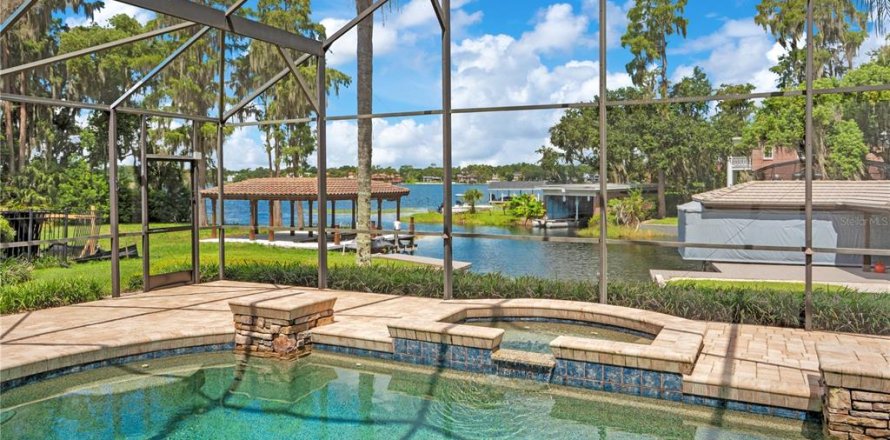 House in Windermere, Florida 4 bedrooms, 368.45 sq.m. № 2351570