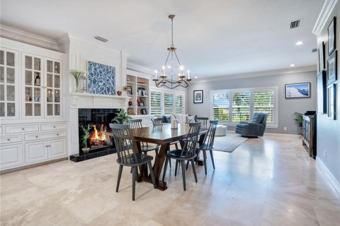 House in Windermere, Florida 4 bedrooms, 368.45 sq.m. № 2351570 - photo 16