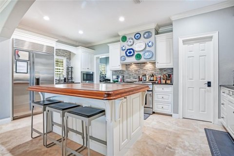 House in Windermere, Florida 4 bedrooms, 368.45 sq.m. № 2351570 - photo 19