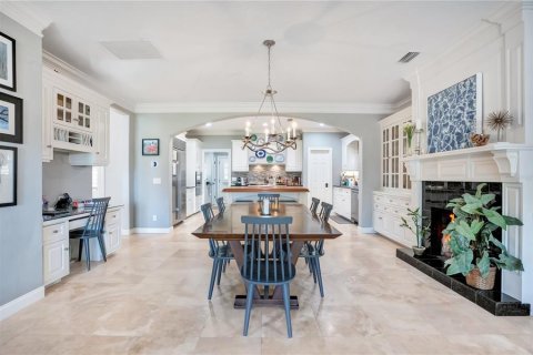 House in Windermere, Florida 4 bedrooms, 368.45 sq.m. № 2351570 - photo 12