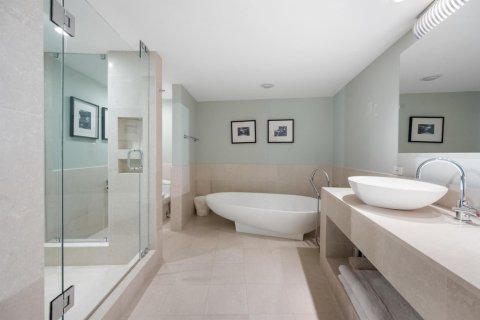 Copropriété à vendre à Palm Beach, Floride: 2 chambres, 161.65 m2 № 2087759 - photo 15
