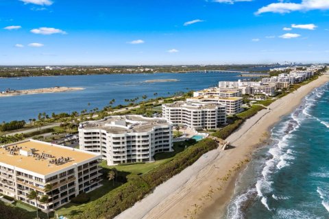 Copropriété à vendre à Palm Beach, Floride: 2 chambres, 161.65 m2 № 2087759 - photo 26
