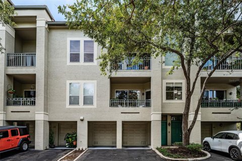 Touwnhouse à vendre à Tampa, Floride: 1 chambre, 98.66 m2 № 1912161 - photo 2