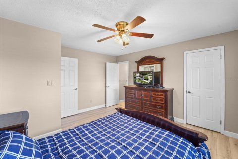 House in Saint Petersburg, Florida 3 bedrooms, 124.95 sq.m. № 2150370 - photo 20