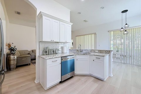 House in Leesburg, Florida 2 bedrooms, 160.07 sq.m. № 2157687 - photo 15
