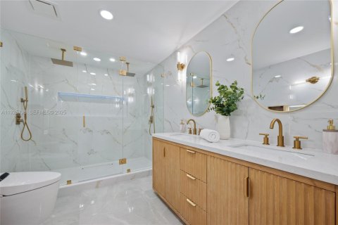 House in Hollywood, Florida 3 bedrooms, 188.5 sq.m. № 1992868 - photo 13