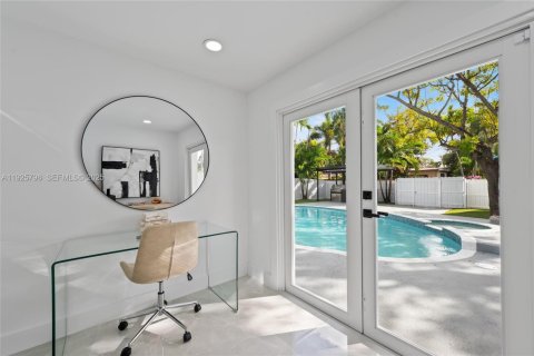 House in Hollywood, Florida 3 bedrooms, 188.5 sq.m. № 1992868 - photo 16