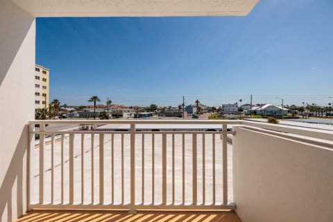 Condominio en venta en Redington Shores, Florida, 2 dormitorios, 134.71 m2 № 1685010 - foto 20