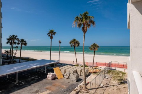Condominio en venta en Redington Shores, Florida, 2 dormitorios, 134.71 m2 № 1685010 - foto 13