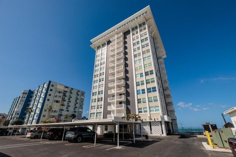 Condominio en venta en Redington Shores, Florida, 2 dormitorios, 134.71 m2 № 1685010 - foto 26