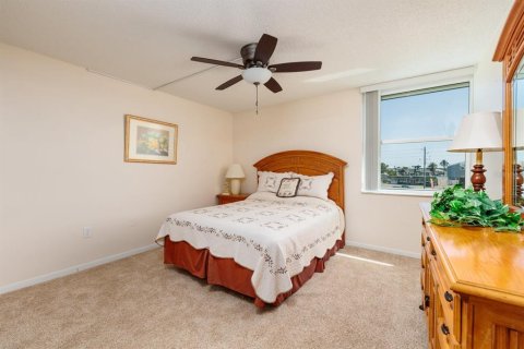 Condominio en venta en Redington Shores, Florida, 2 dormitorios, 134.71 m2 № 1685010 - foto 29