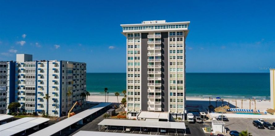 Condominio en Redington Shores, Florida, 2 dormitorios № 1685010
