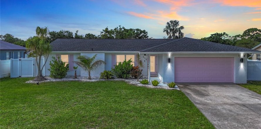 House in Sarasota, Florida 3 bedrooms, 137.87 sq.m. № 1780261
