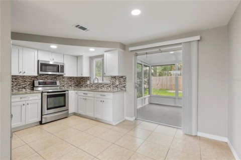 Villa ou maison à vendre à Holiday, Floride: 3 chambres, 100.33 m2 № 2355100 - photo 3