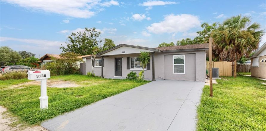 Villa ou maison à Holiday, Floride 3 chambres, 100.33 m2 № 2355100