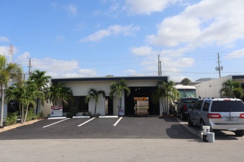 Immobilier commercial à louer à Pompano Beach, Floride № 1075913 - photo 1