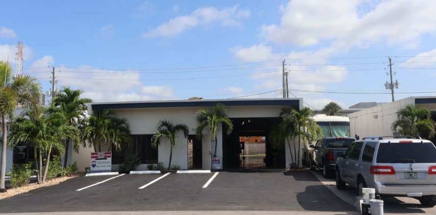 Immobilier commercial à Pompano Beach, Floride № 1075913