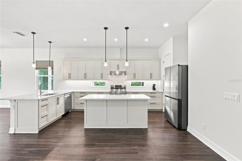 Купить виллу или дом в Норт-Порт, Флорида 6 комнат, 219.99м2, № 2285068 - фото 15