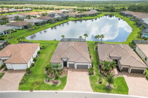 House in Bradenton, Florida 3 bedrooms, 267.84 sq.m. № 1744571 - photo 8