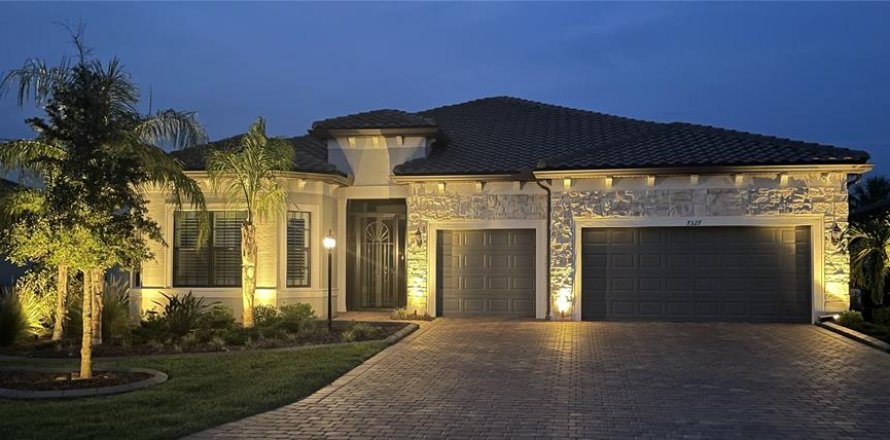 Casa en Bradenton, Florida 3 dormitorios, 267.84 m2 № 1744571