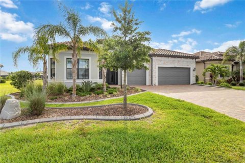 House in Bradenton, Florida 3 bedrooms, 267.84 sq.m. № 1744571 - photo 3