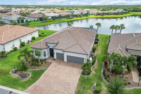 House in Bradenton, Florida 3 bedrooms, 267.84 sq.m. № 1744571 - photo 4
