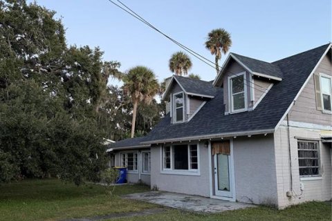 Commercial property in Edgewater, Florida 3 bedrooms, 207.36 sq.m. № 2104016
