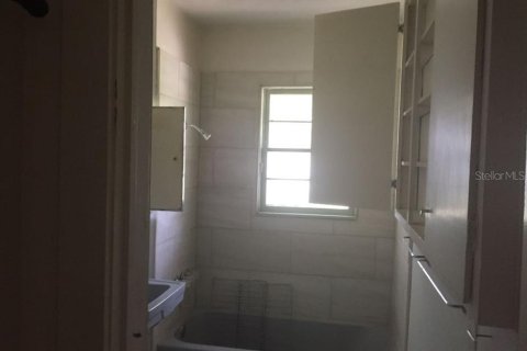 Commercial property in Edgewater, Florida 3 bedrooms, 207.36 sq.m. № 2104016 - photo 9