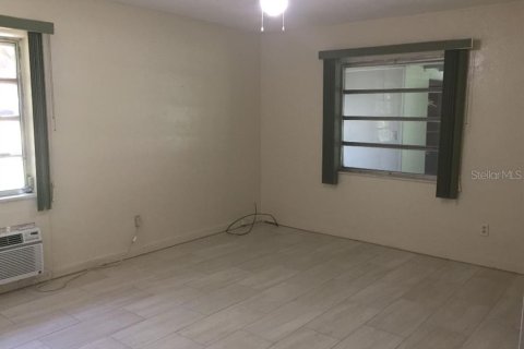 Commercial property in Edgewater, Florida 3 bedrooms, 207.36 sq.m. № 2104016 - photo 7