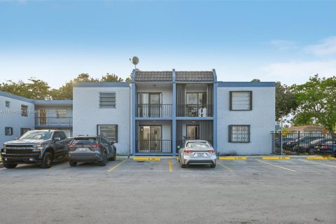 Condo in Miami, Florida, 2 bedrooms  № 1802456 - photo 22
