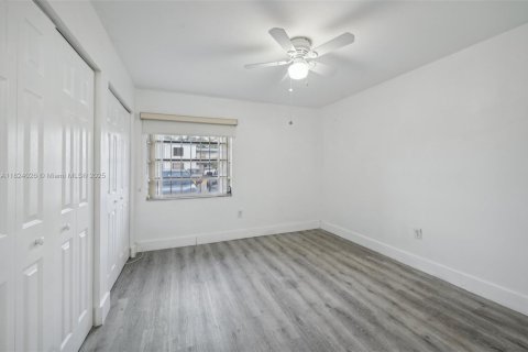 Condo in Miami, Florida, 2 bedrooms  № 1802456 - photo 16