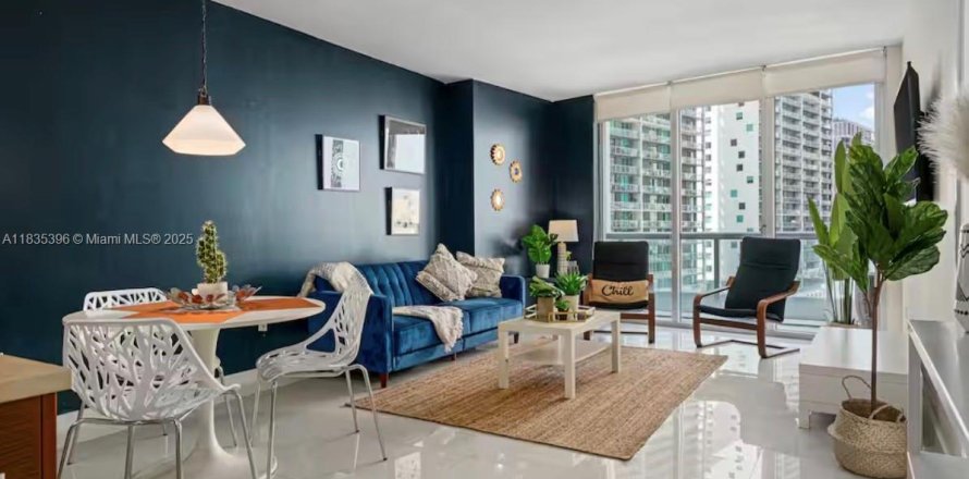 Condominio en Miami, Florida, 1 dormitorio № 1818486