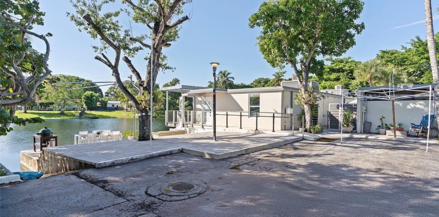 Casa en Miami Lakes, Florida 2 dormitorios, 73.39 m2 № 1623678