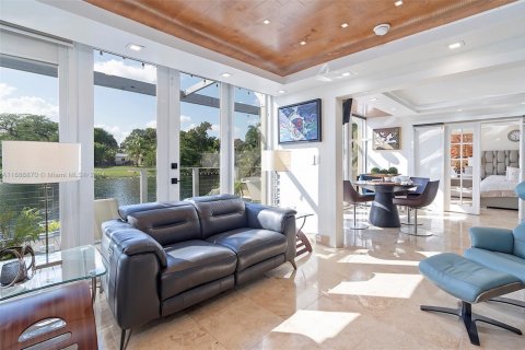 Casa en venta en Miami Lakes, Florida, 2 dormitorios, 73.39 m2 № 1623678 - foto 9
