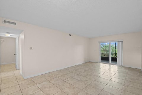 Condo in Ormond Beach, Florida, 2 bedrooms  № 1619037 - photo 16
