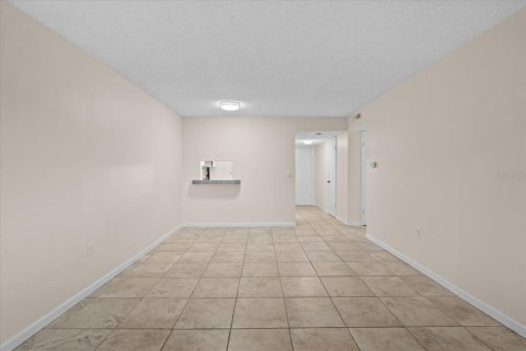 Condo in Ormond Beach, Florida, 2 bedrooms  № 1619037 - photo 14