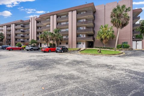 Condo in Ormond Beach, Florida, 2 bedrooms  № 1619037 - photo 1
