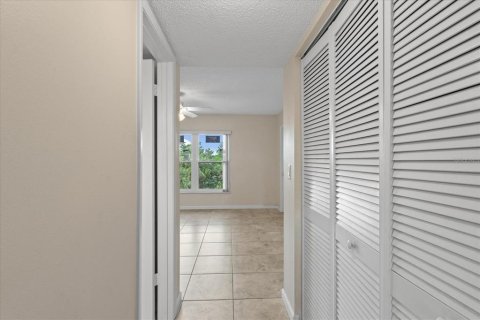 Condo in Ormond Beach, Florida, 2 bedrooms  № 1619037 - photo 21