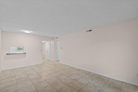 Condo in Ormond Beach, Florida, 2 bedrooms  № 1619037 - photo 18