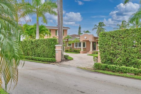 Casa en venta en Fort Lauderdale, Florida, 3 dormitorios, 330.36 m2 № 2414362 - foto 2