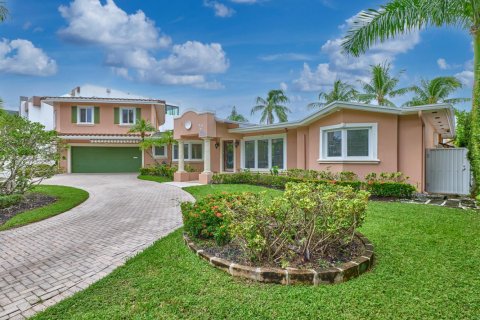 Casa en Fort Lauderdale, Florida 3 dormitorios, 330.36 m2 № 2414362